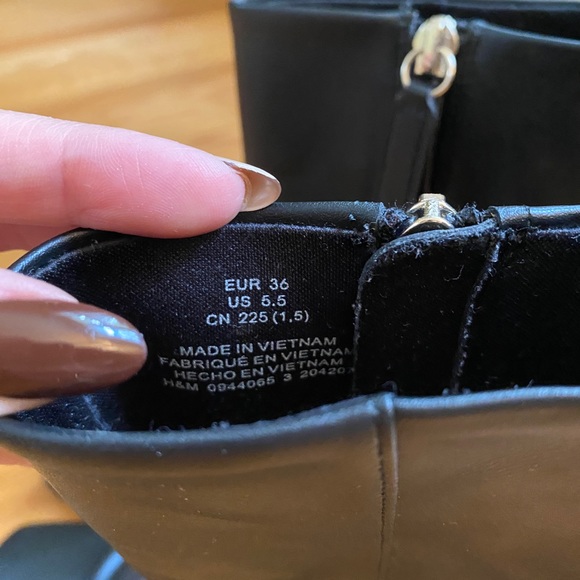 Black heeled boots - Picture 5 of 5